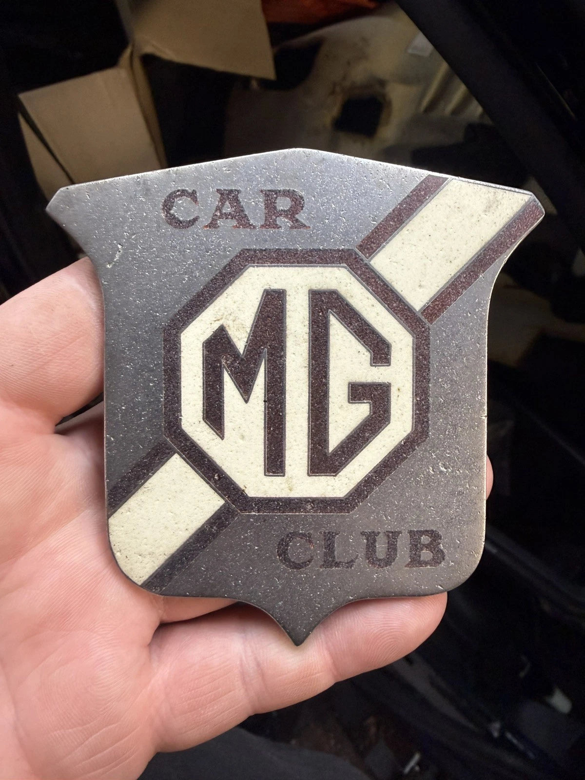 MG CAR CLUB ENAMEL MOTOR BADGE EMBLEM