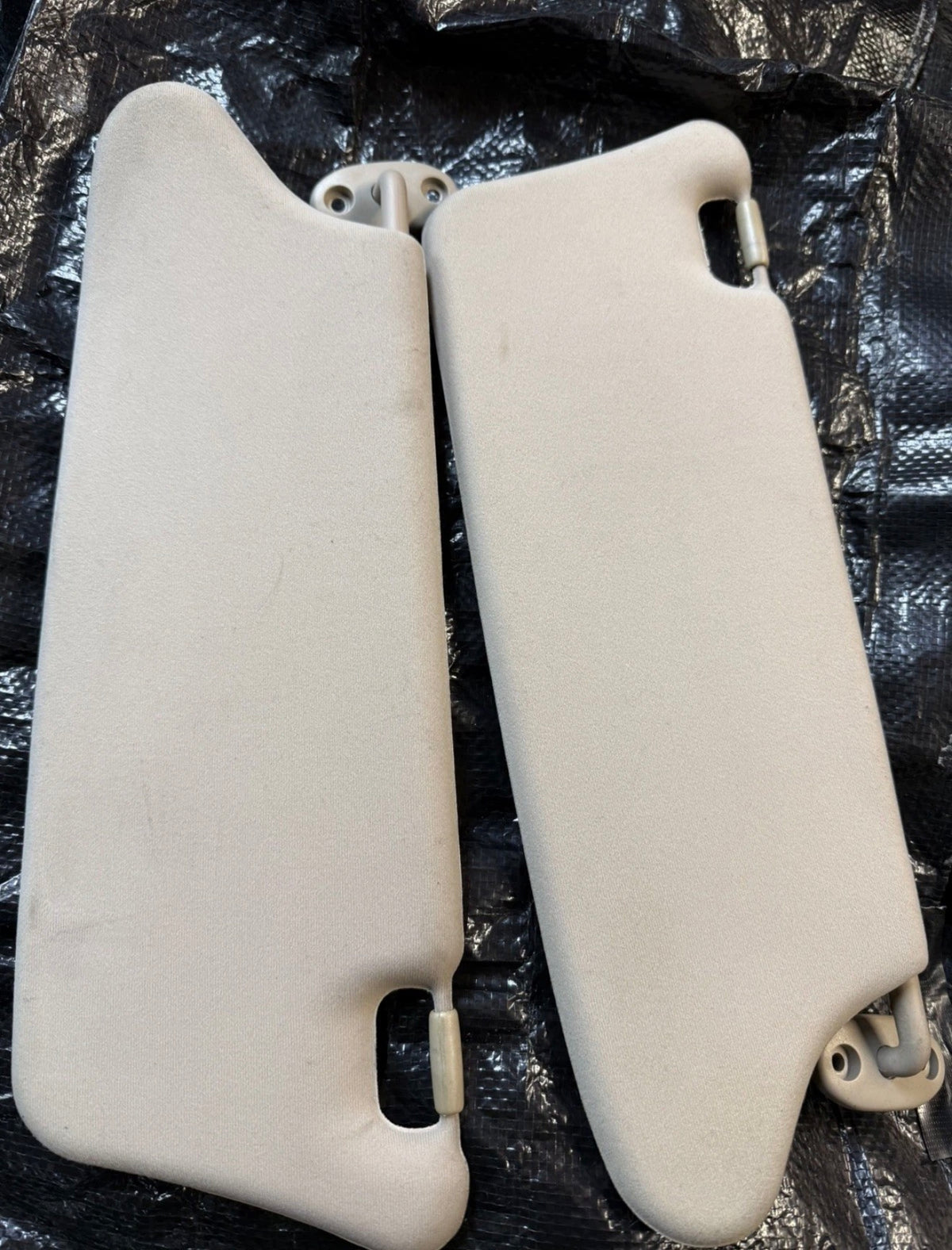 ROVER 75 MG ZT PAIR OF SANDSTONE BEIGE SUN VISORS NON ILLUMINATED