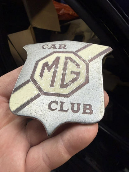 MG CAR CLUB ENAMEL MOTOR BADGE EMBLEM