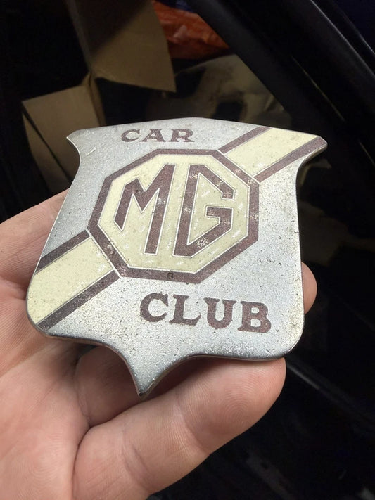 MG CAR CLUB ENAMEL MOTOR BADGE EMBLEM