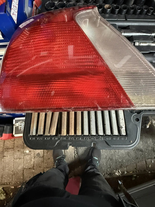 Genuine Rover 75 / MG ZT - Saloon - Passenger Side Rear Lamp Unit - XFB000510