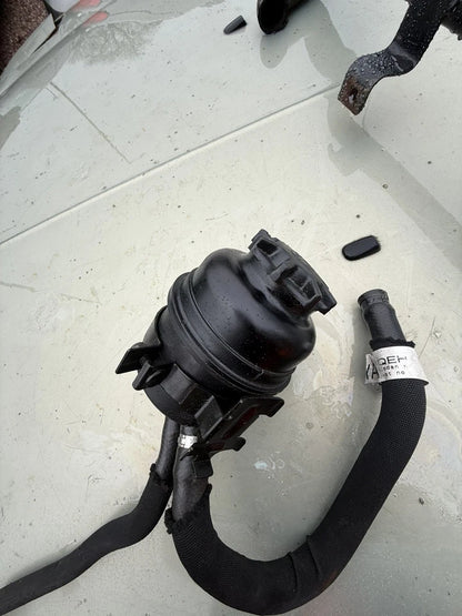 ROVER 75 POWER STEERING FLUID RESERVOIR TANK BOTTLE ASSEMBLY
