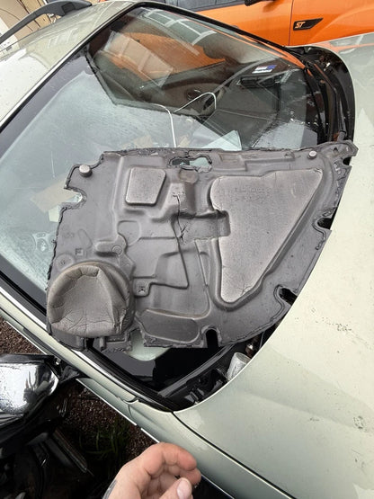 MG Rover 75 ZT passenger rear door water shedder