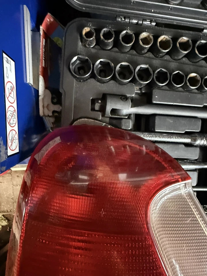 Genuine Rover 75 / MG ZT - Saloon - Passenger Side Rear Lamp Unit - XFB000510